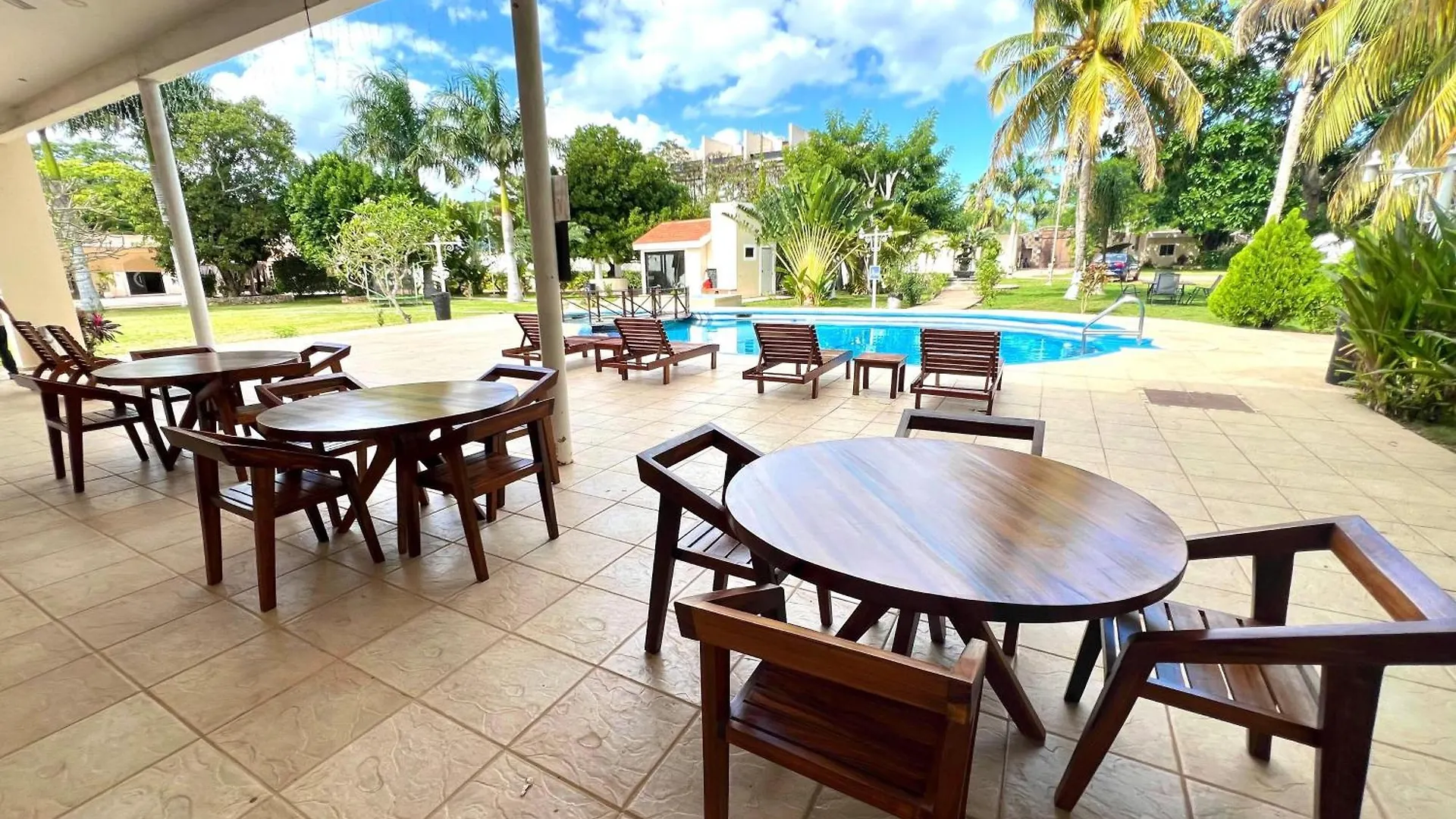 Villas Paraiso contacts